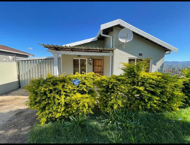 3 BEDROOM PROPERTY TO RENT IN PANORAMA GARDENS